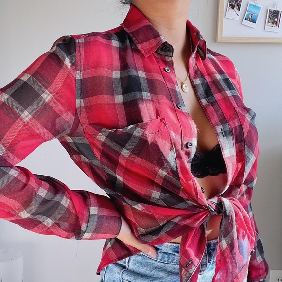 Gorgeous red and black long sleeve checkered button up shirt. - Picture 2 of 4